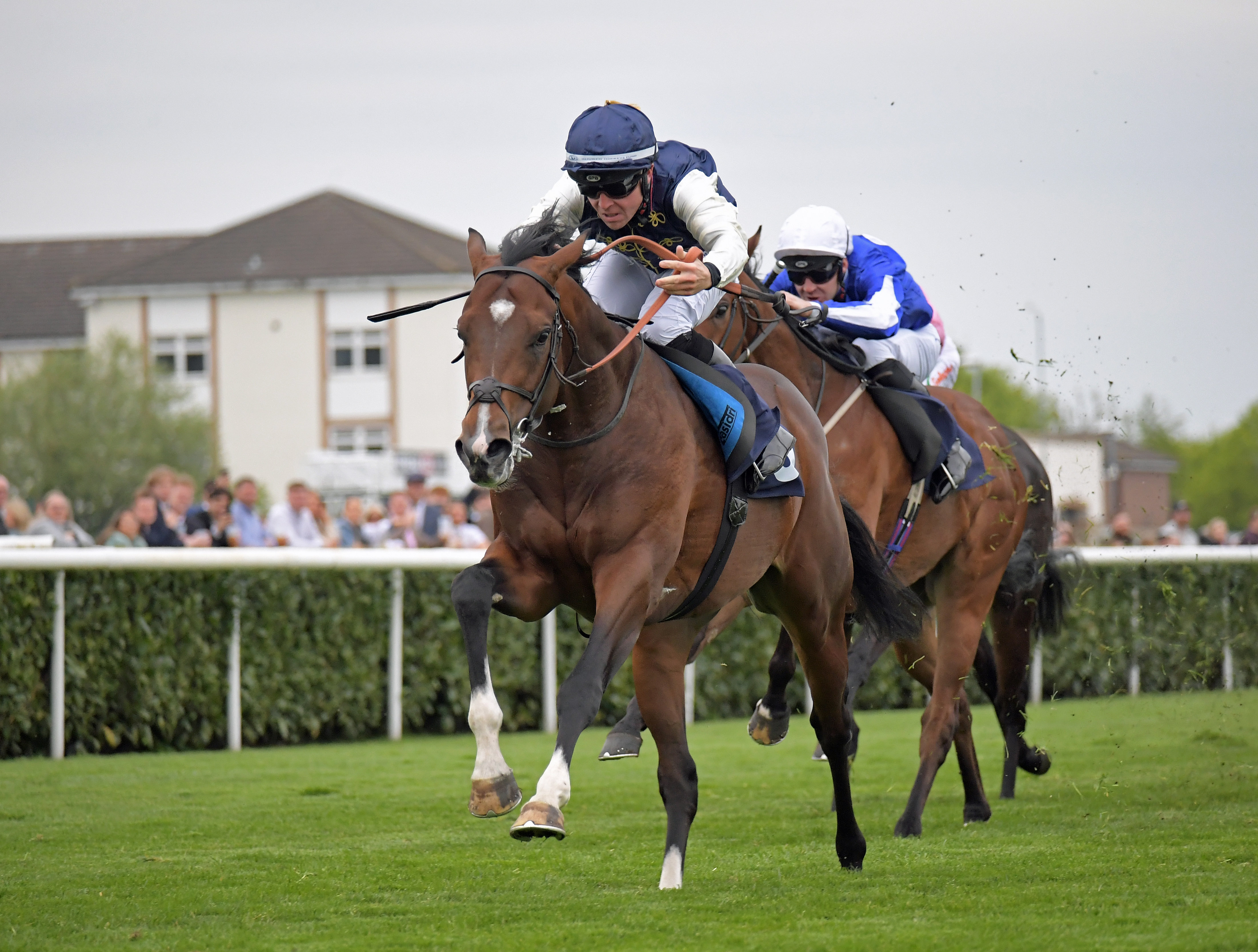 Lir Speciale wins convincingly, at Doncaster Racecourse
