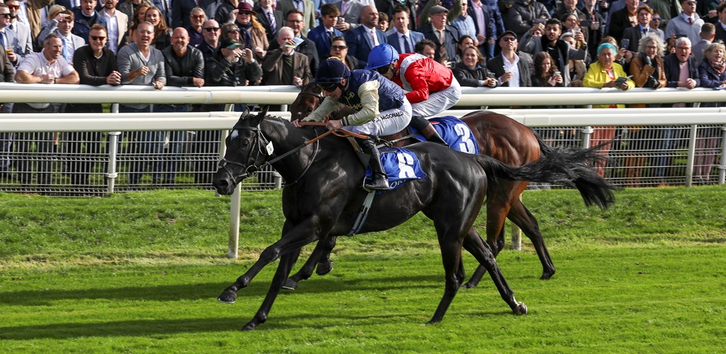 PUROSANGUE triumphs in the Listed Rockingham Stakes