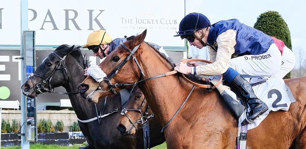 ARCTIC THUNDER accelerates to victory!